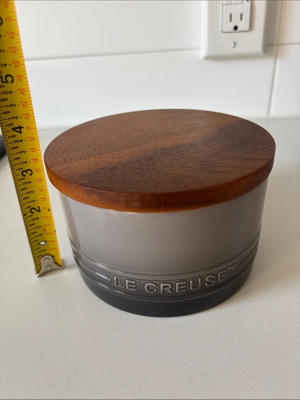 New - Le Creuset 16 oz Cannister with Wooden Lid